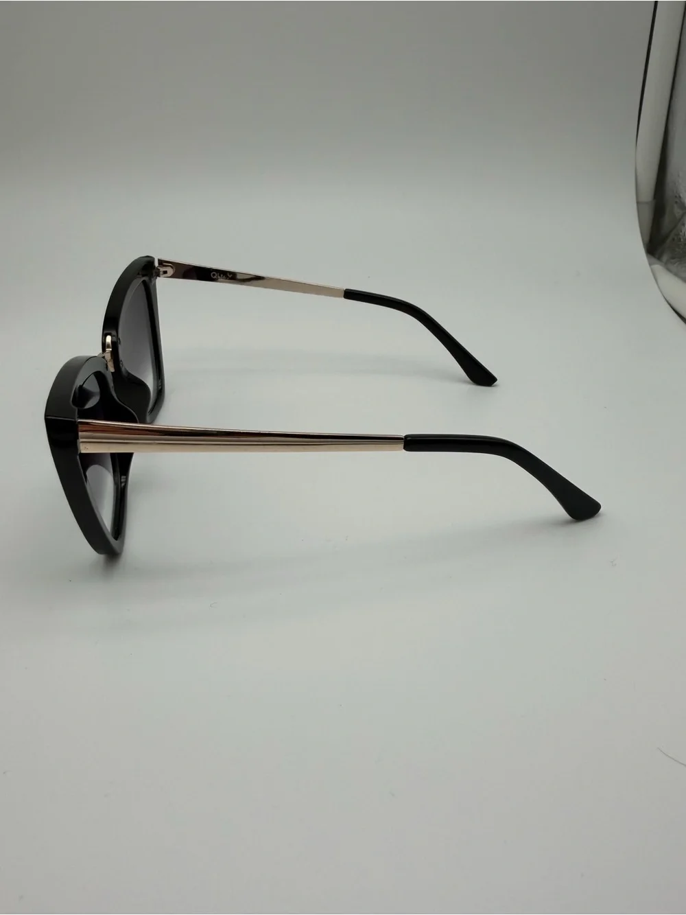QUAY Reina Mini 125 Black Cat-Eye Sunglasses